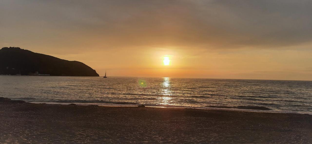 Appartamento Claudi a San Vincenzo Esterno foto